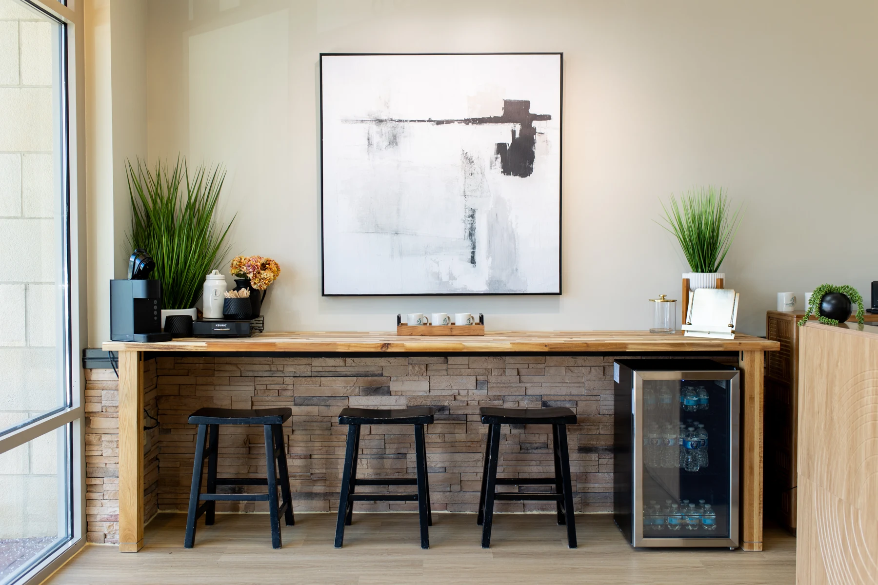 Reception area at CMWLS Gainesville clinic on Crescent Park Drive